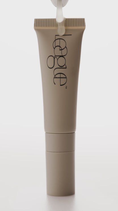 League plumping lip serum in Clear video of tube and texture